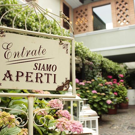 Albergo & Ristorante Selvatico 리바나짜노 외부 사진