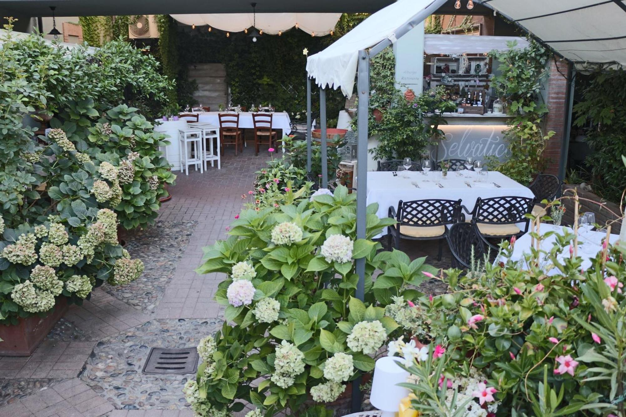Albergo & Ristorante Selvatico 리바나짜노 외부 사진